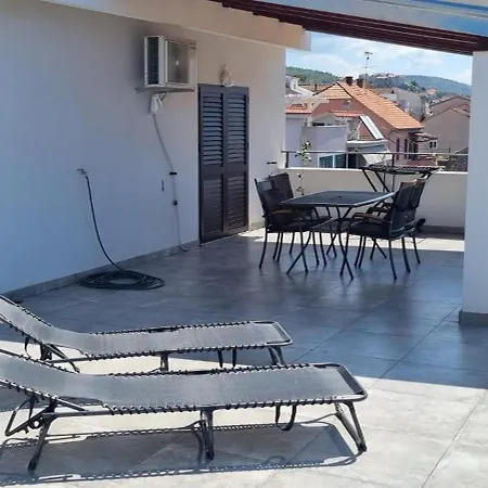 Bebe In Old Town- With Free Parking *