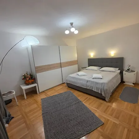 Apartman Bebe In Old Town- With Free Parking