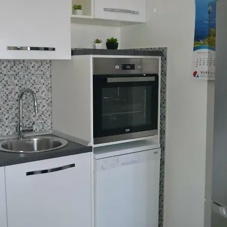 Bebe In Old Town- With Free Parking