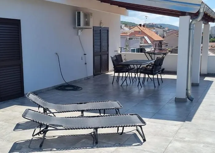 Bebe In Old Town- With Free Parking *