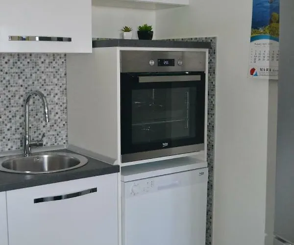 Bebe In Old Town- With Free Parking